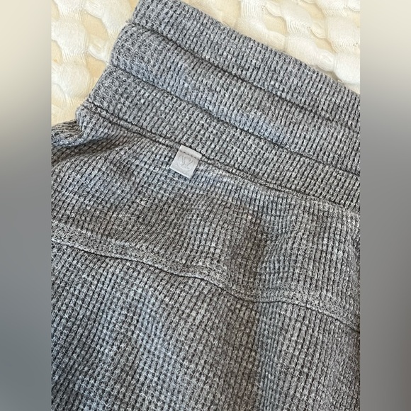 Lululemon Mellow In High-Rise Waffle Short 5 Inch, Size 4 - Picture 3 of 7